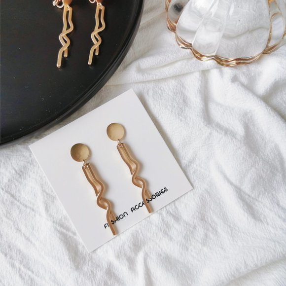 Myth X Dream Jewelry - 💕LAST ONE Wave Metal Drop Earrings